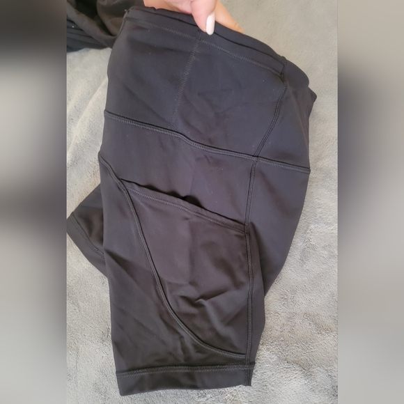 NWOT Lululemon Biker Shorts 5in size 4 with pockets - Picture 3 of 8